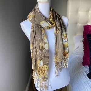 Veond Scarf or Wrap with GORGEOUS Floral Print